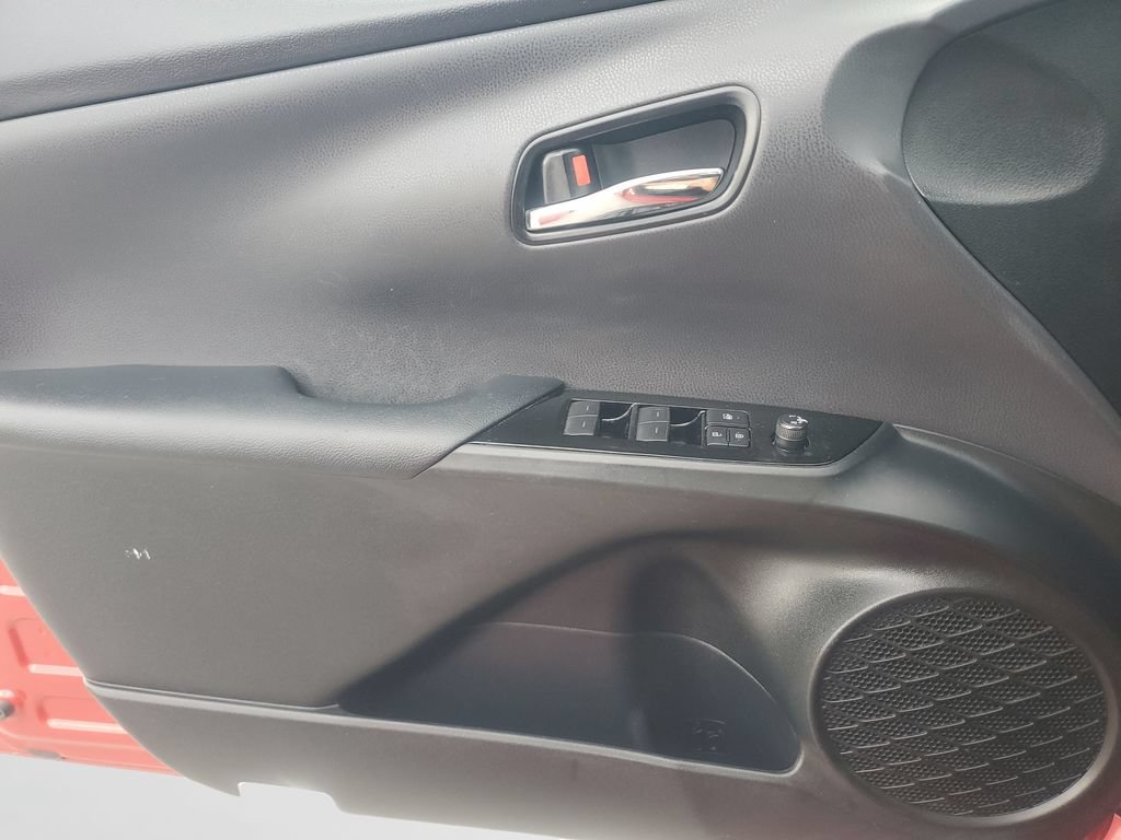 Used 2020 Toyota Prius Prime XLE FWD image 19