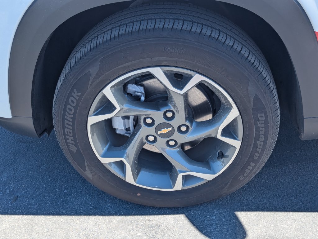 Used 2024 Chevrolet Trax LT w/ Driver Confidence Package FWD image 14
