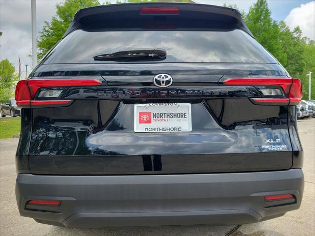 Certified 2024 Toyota Grand Highlander FWD image 5