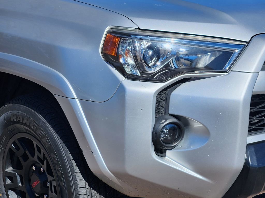 Used 2021 Toyota 4Runner Venture w/ Moonroof Package AWD/4WD image 28