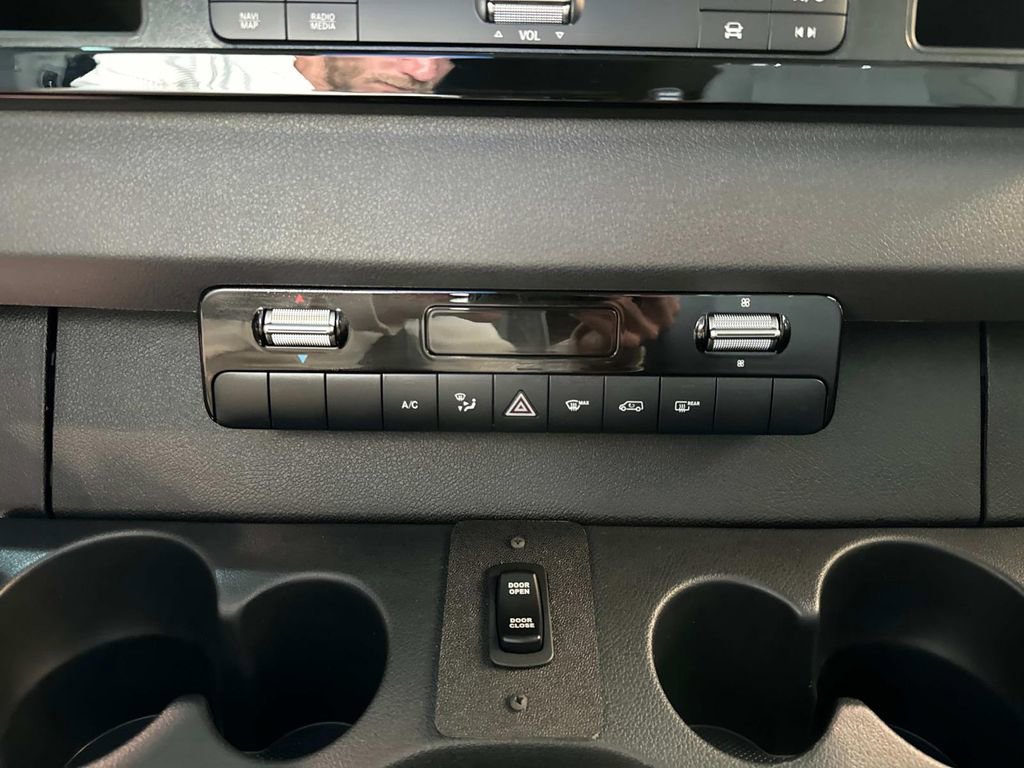 Used 2025 Mercedes-Benz Sprinter 3500 image 27