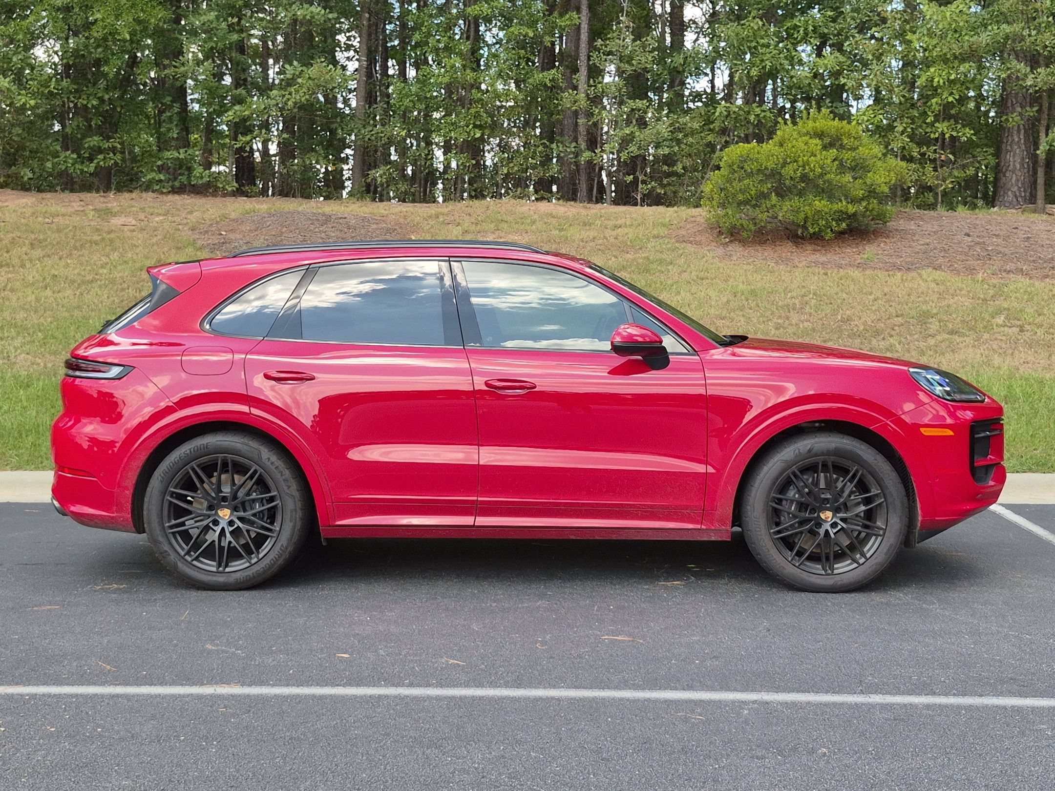 Certified 2025 Porsche Cayenne AWD/4WD image 21