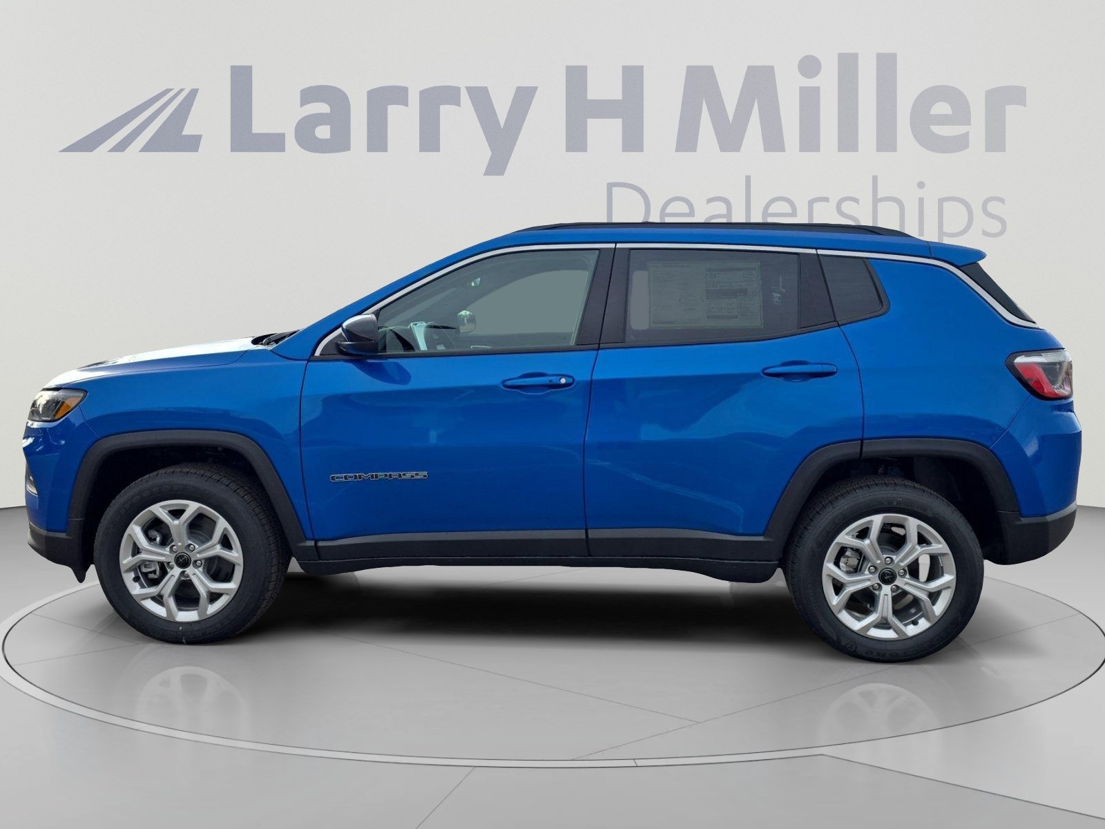 New 2026 Jeep Compass Latitude AWD/4WD image 3