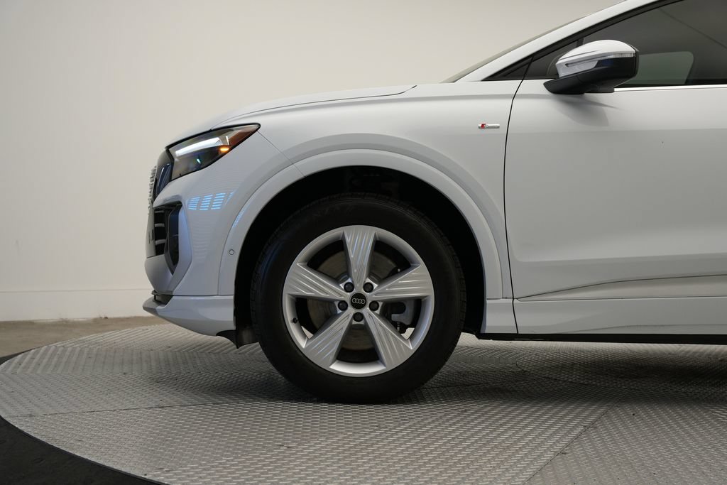 Certified 2023 Audi Q4 e-tron Premium Plus w/ Premium Plus AWD/4WD image 2