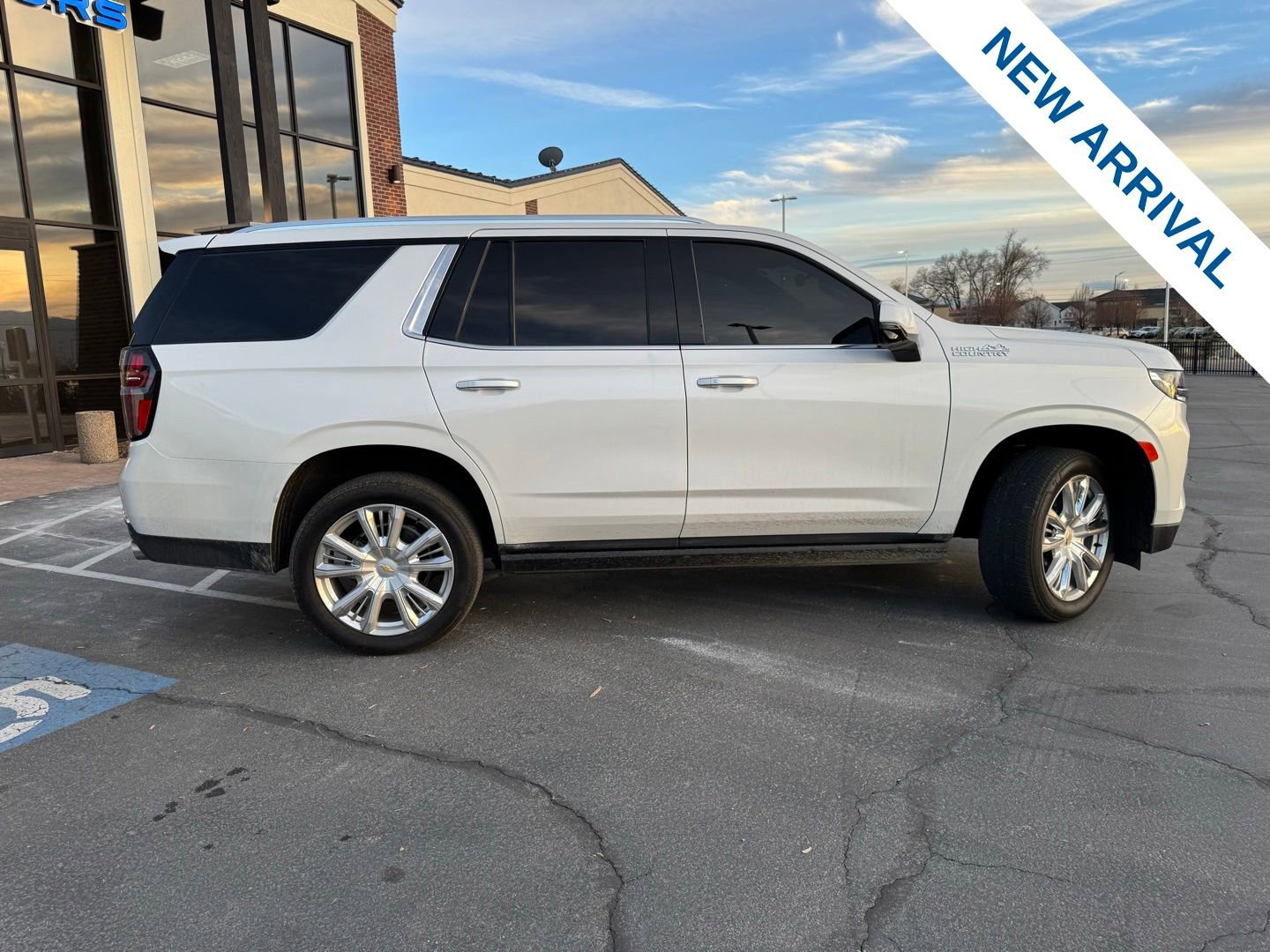 Used 2023 Chevrolet Tahoe High Country w/ LPO, Illumination Package image 8