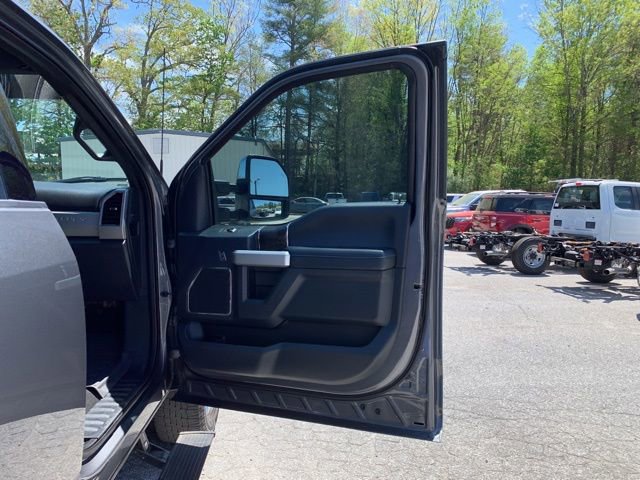 Used 2022 Ford F350 Lariat w/ Chrome Package image 15
