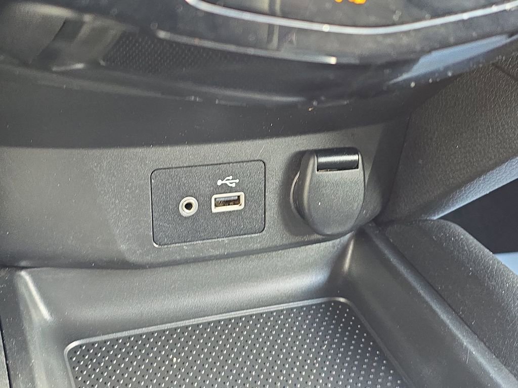 Used 2018 Nissan Rogue SV image 18