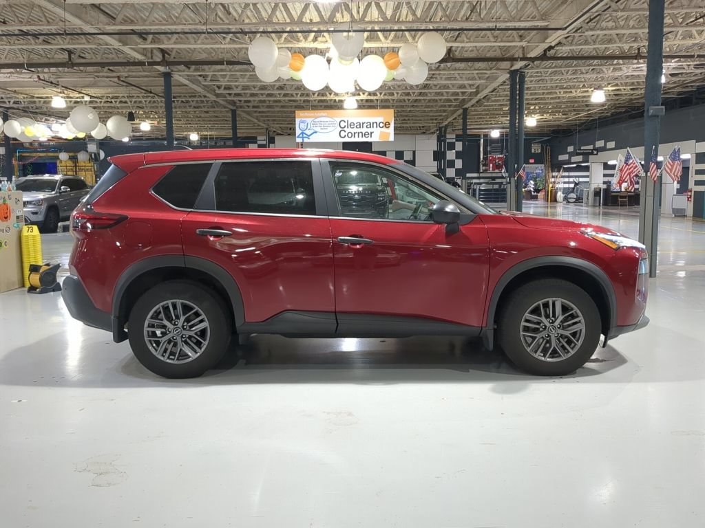 Used 2023 Nissan Rogue S AWD/4WD image 14