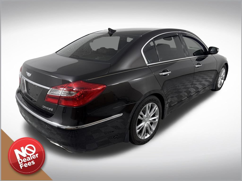 Used 2014 Hyundai Genesis 3.8 RWD image 3