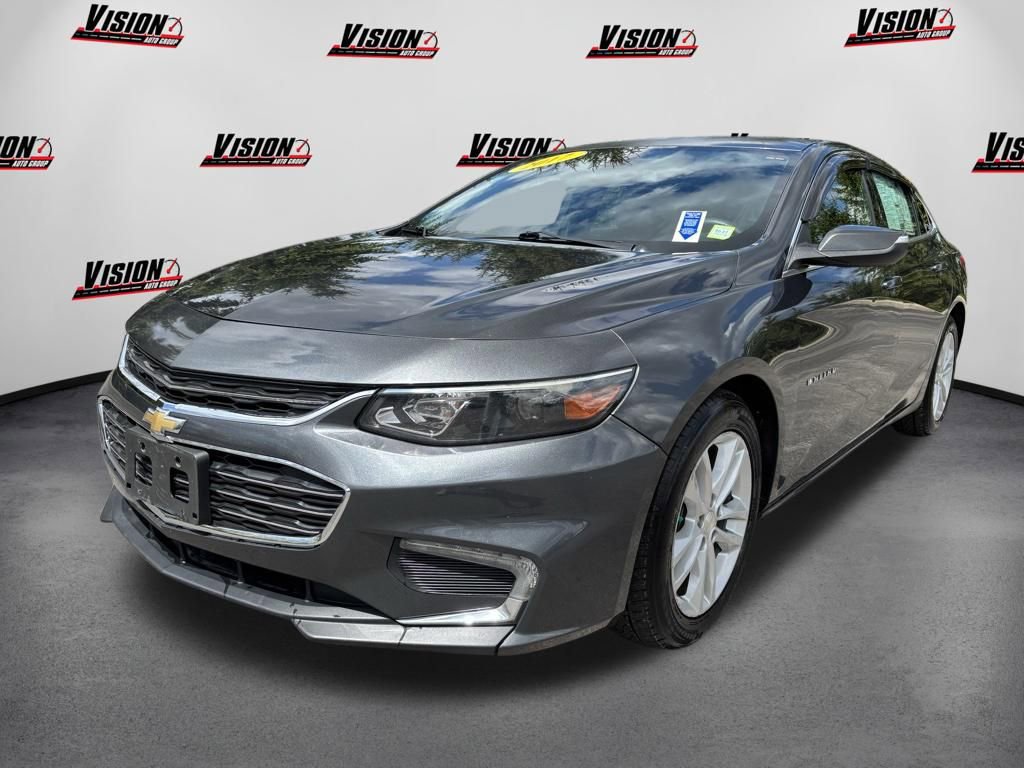 Used 2017 Chevrolet Malibu LT FWD image 1