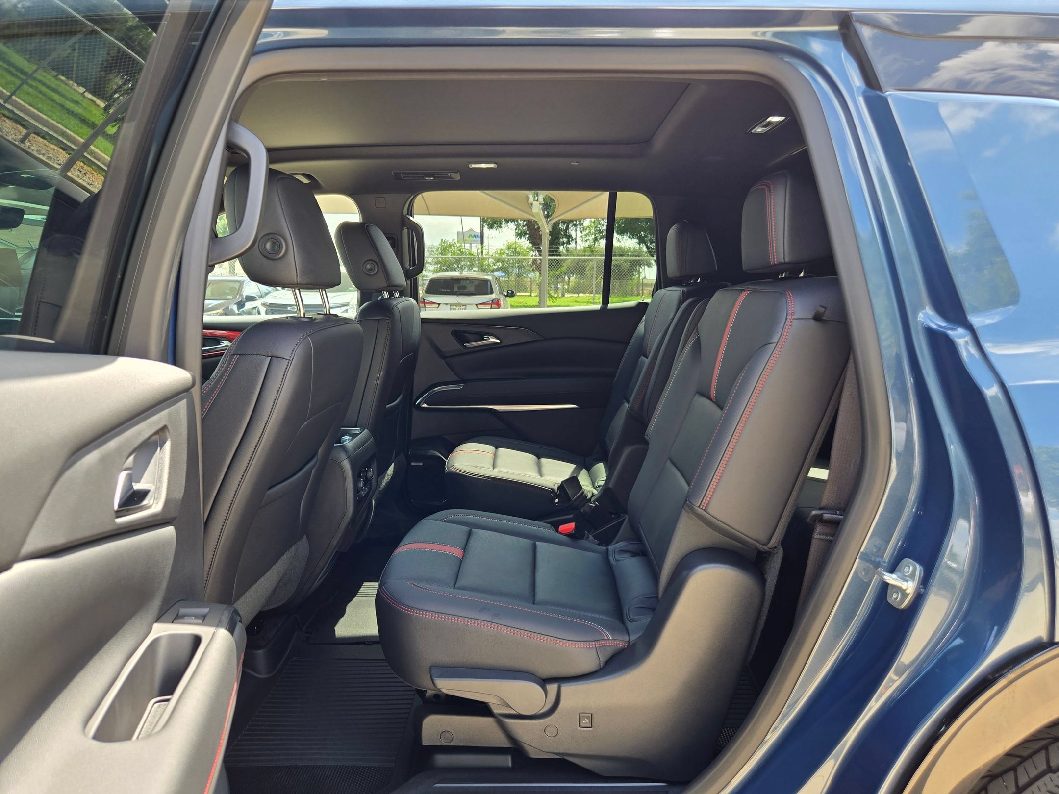 Certified 2025 Chevrolet Traverse RS w/ LPO, Floor Liner Package AWD/4WD image 20