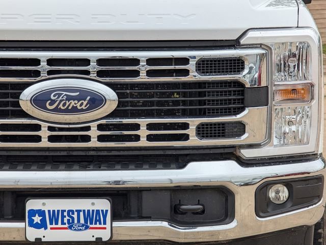 Used 2025 Ford F350 XLT AWD/4WD image 9