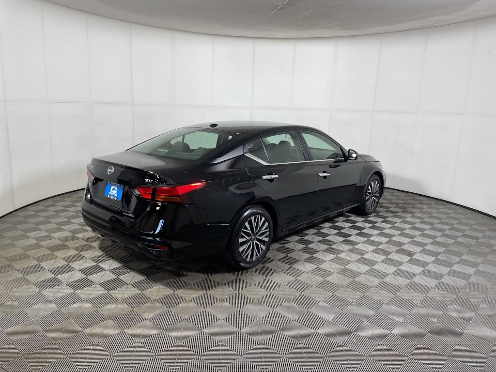 Used 2024 Nissan Altima 2.5 SV image 7