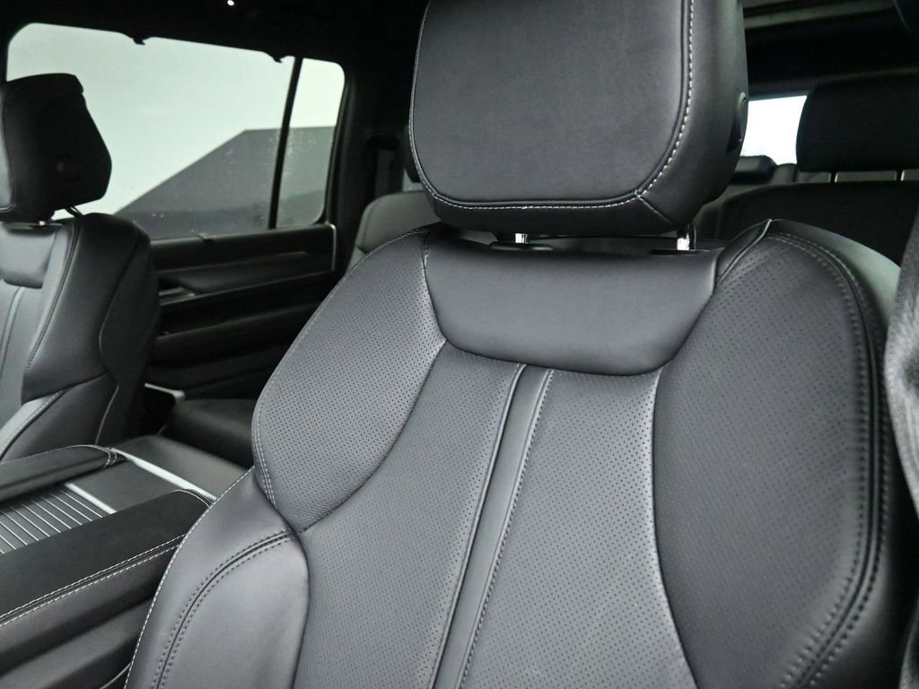 New 2026 Jeep Grand Wagoneer Limited image 15