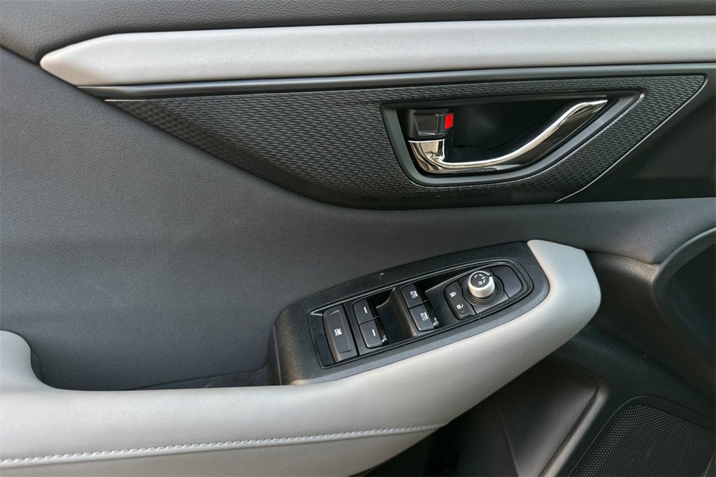 Used 2025 Subaru Outback Premium w/ Popular Package #1A image 11