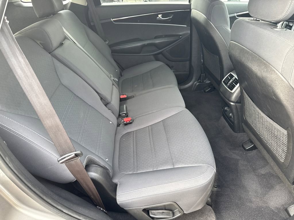 Used 2016 Kia Sorento FWD image 16