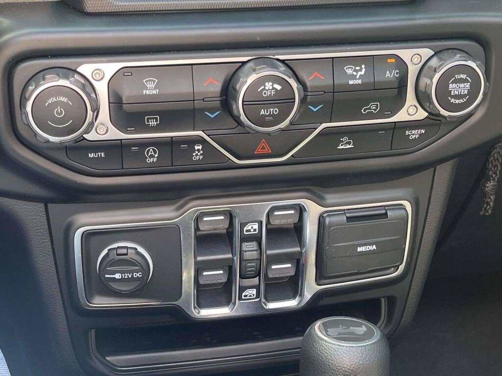 Used 2021 Jeep Wrangler Unlimited Sport AWD/4WD image 26