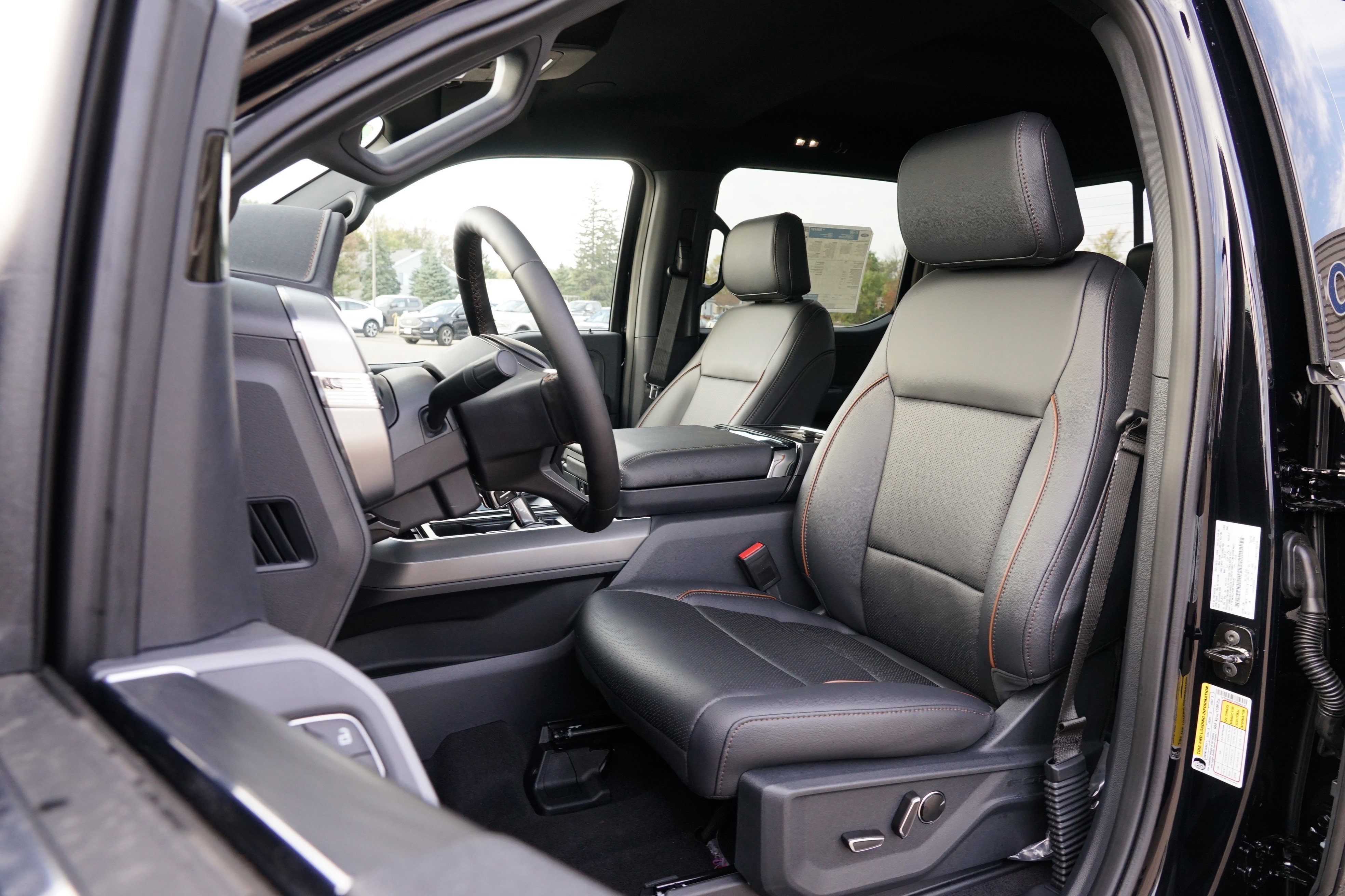 New 2025 Ford F150 Lariat w/ Equipment Group 502A High image 14