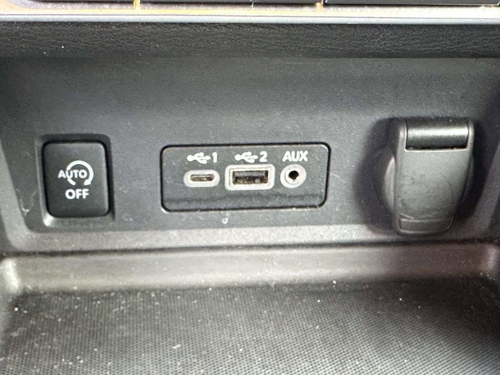 Used 2024 Nissan Sentra SV FWD image 22