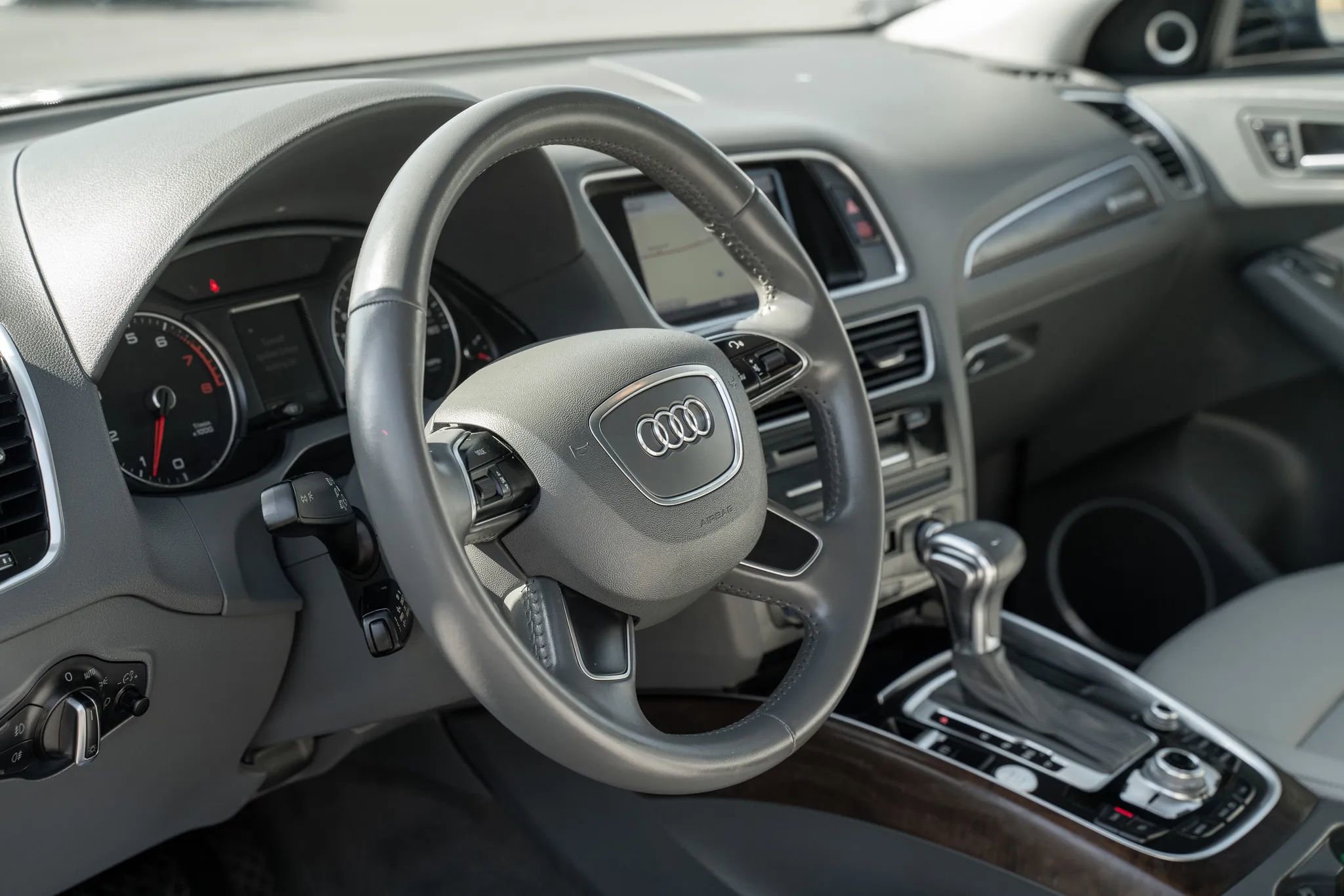 Used 2016 Audi Q5 2.0T Premium Plus w/ Technology Package AWD/4WD image 15