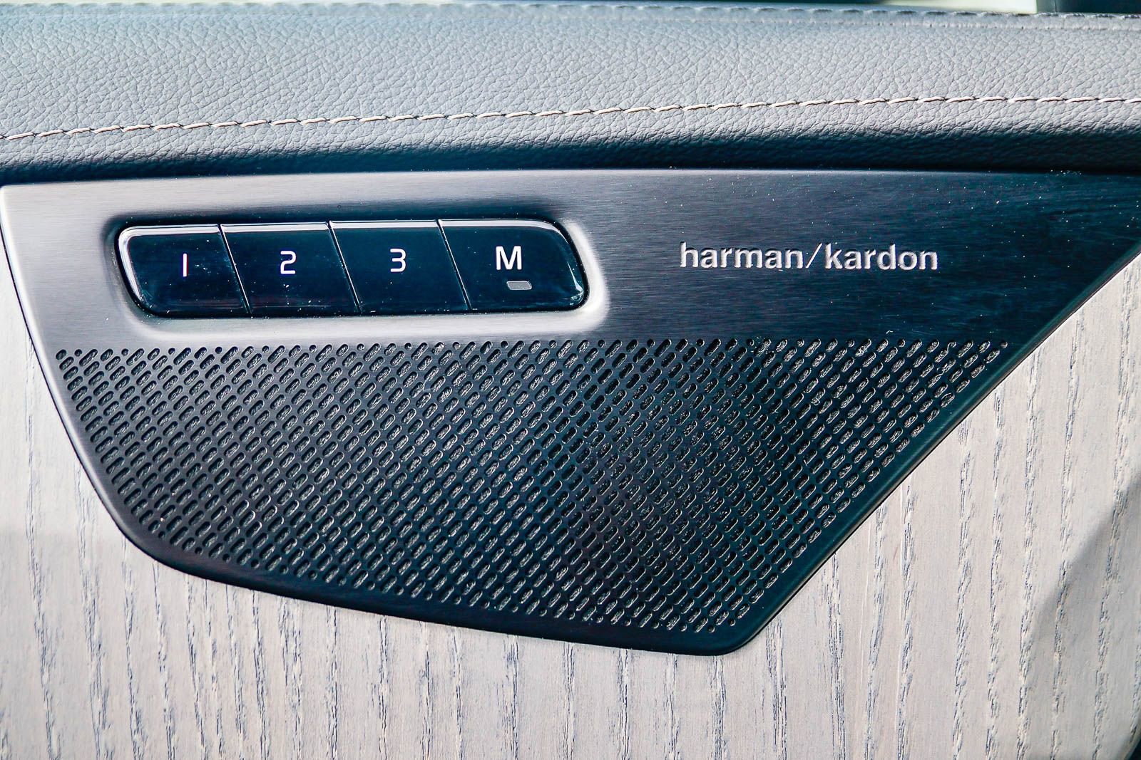 Used 2024 Volvo XC90 T8 Ultimate w/ Protection Package Premier image 25