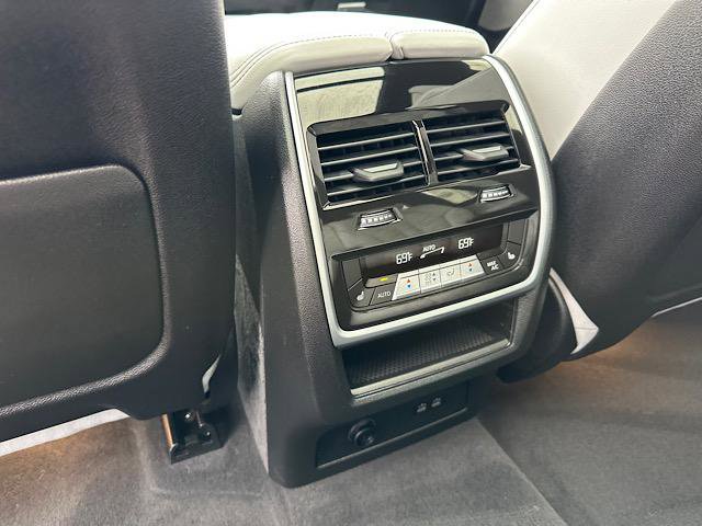 Certified 2024 BMW X7 xDrive40i w/ M Sport Package image 24