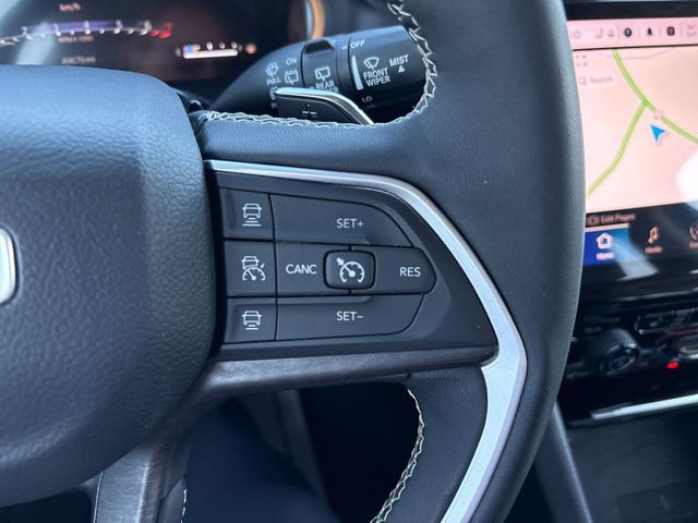 Used 2023 Jeep Grand Cherokee L Limited w/ Luxury Tech Group II image 14