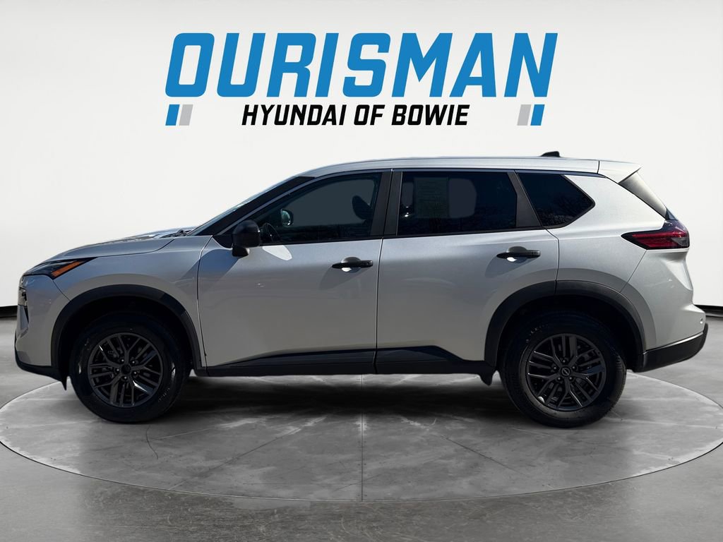 Used 2024 Nissan Rogue S image 3