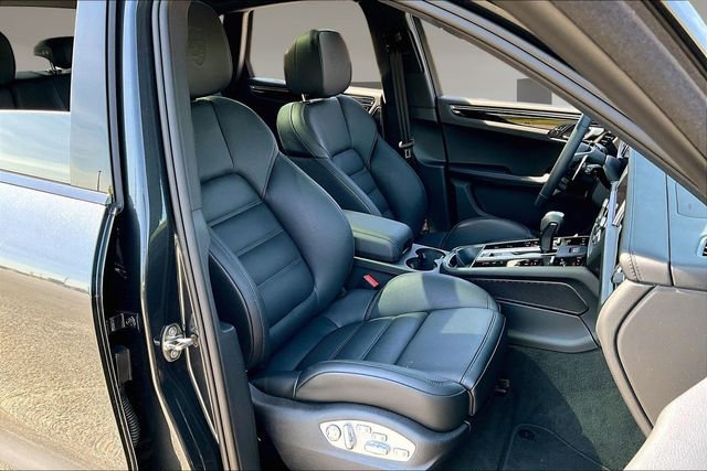 Used 2026 Porsche Macan image 27