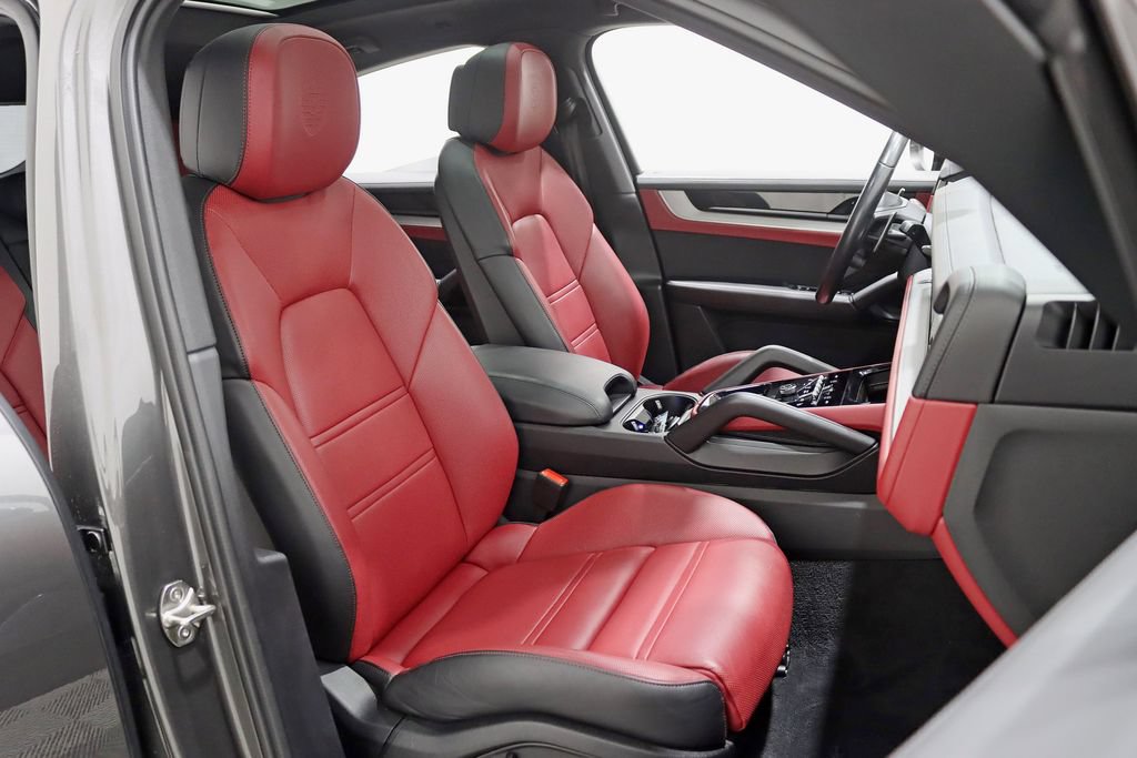 Used 2024 Porsche Cayenne S AWD/4WD image 26