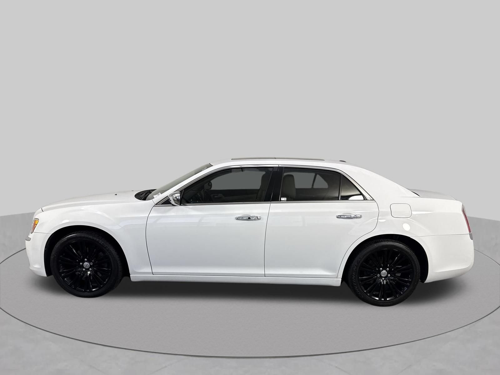 Used 2011 Chrysler 300 C w/ Sound Group RWD image 30