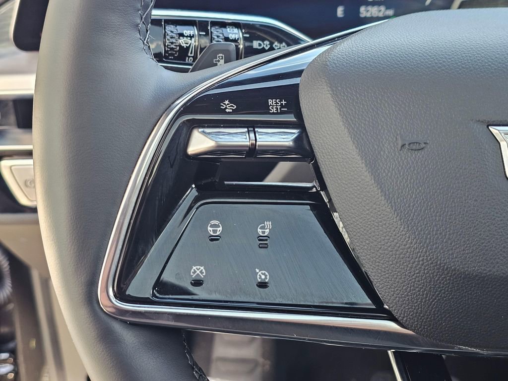 Used 2025 Cadillac Lyriq Sport image 27