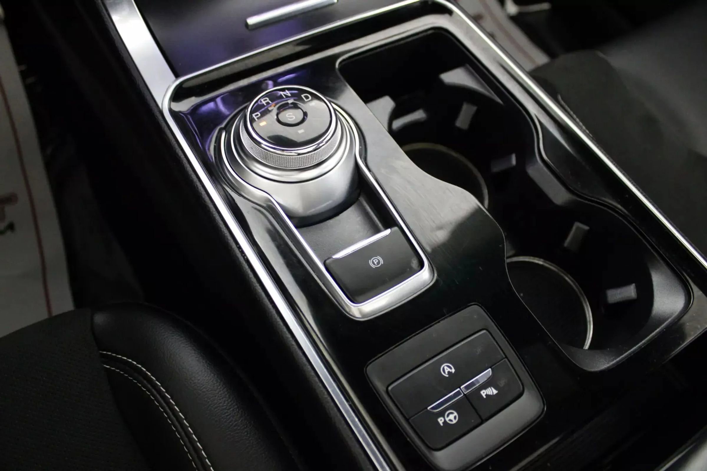 Used 2019 Ford Edge ST w/ Equipment Group 401A image 26