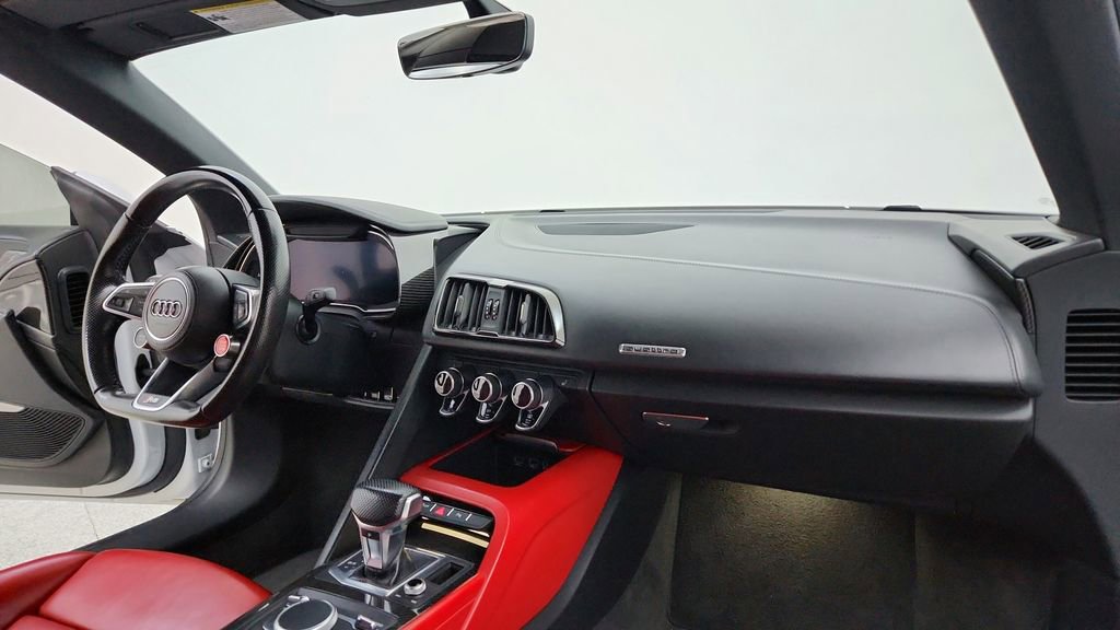 Used 2017 Audi R8 V10 w/ Carbon Exterior Package image 25