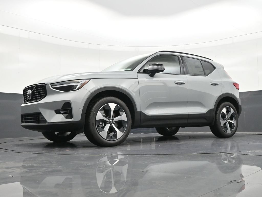 New 2026 Volvo XC40 B5 Plus w/ Protection Package Premier AWD/4WD image 21
