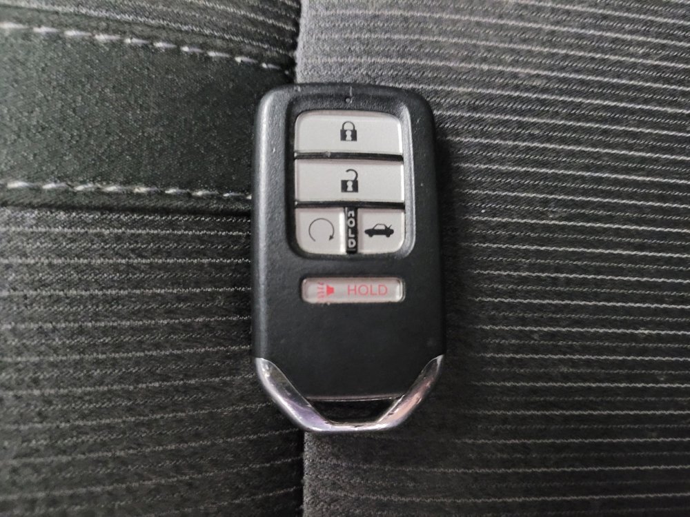 Used 2018 Honda Accord EX image 32