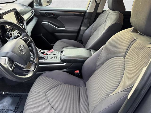Used 2024 Toyota Highlander LE image 10