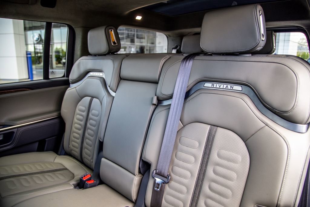 Used 2023 Rivian R1S Adventure AWD/4WD image 25