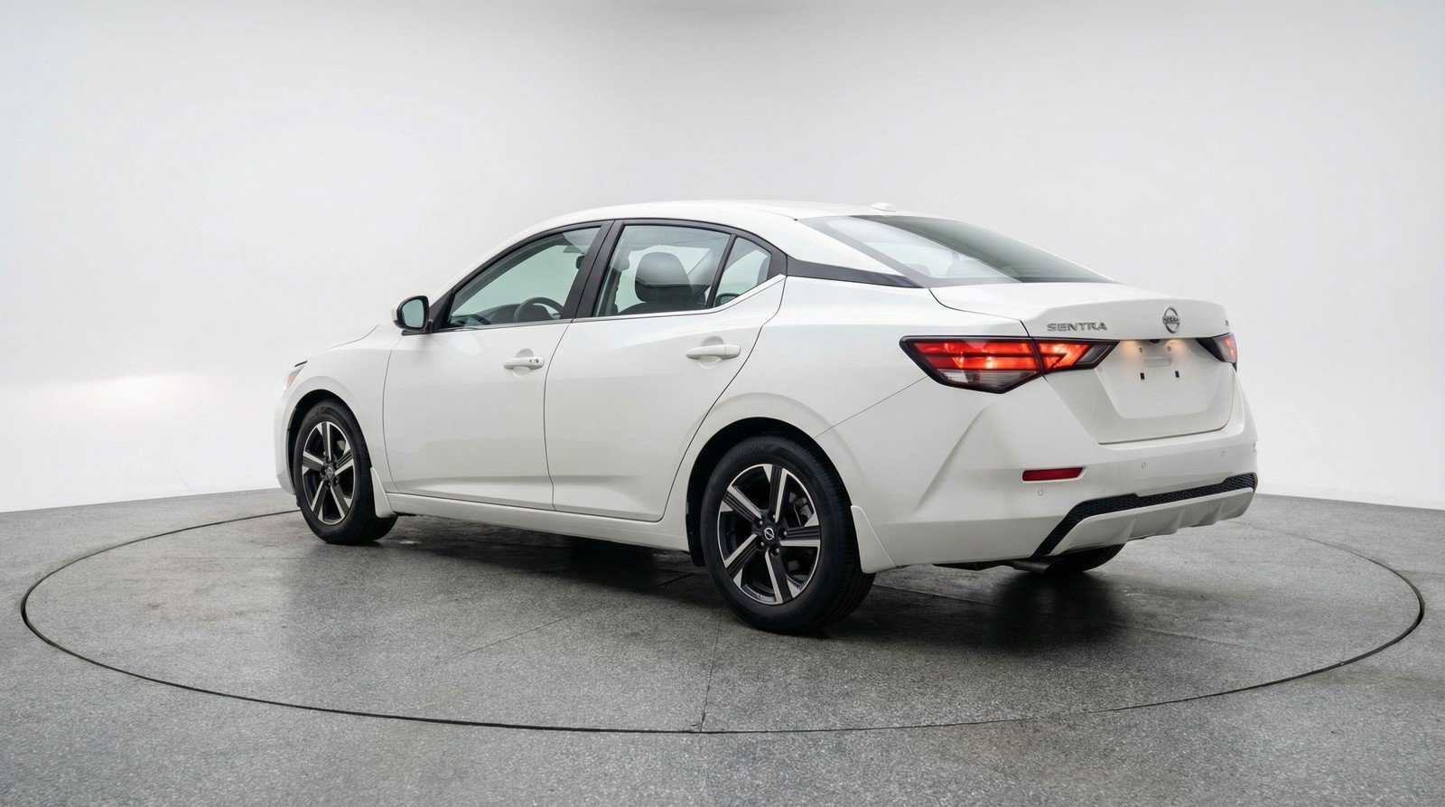 Used 2025 Nissan Sentra SV image 6