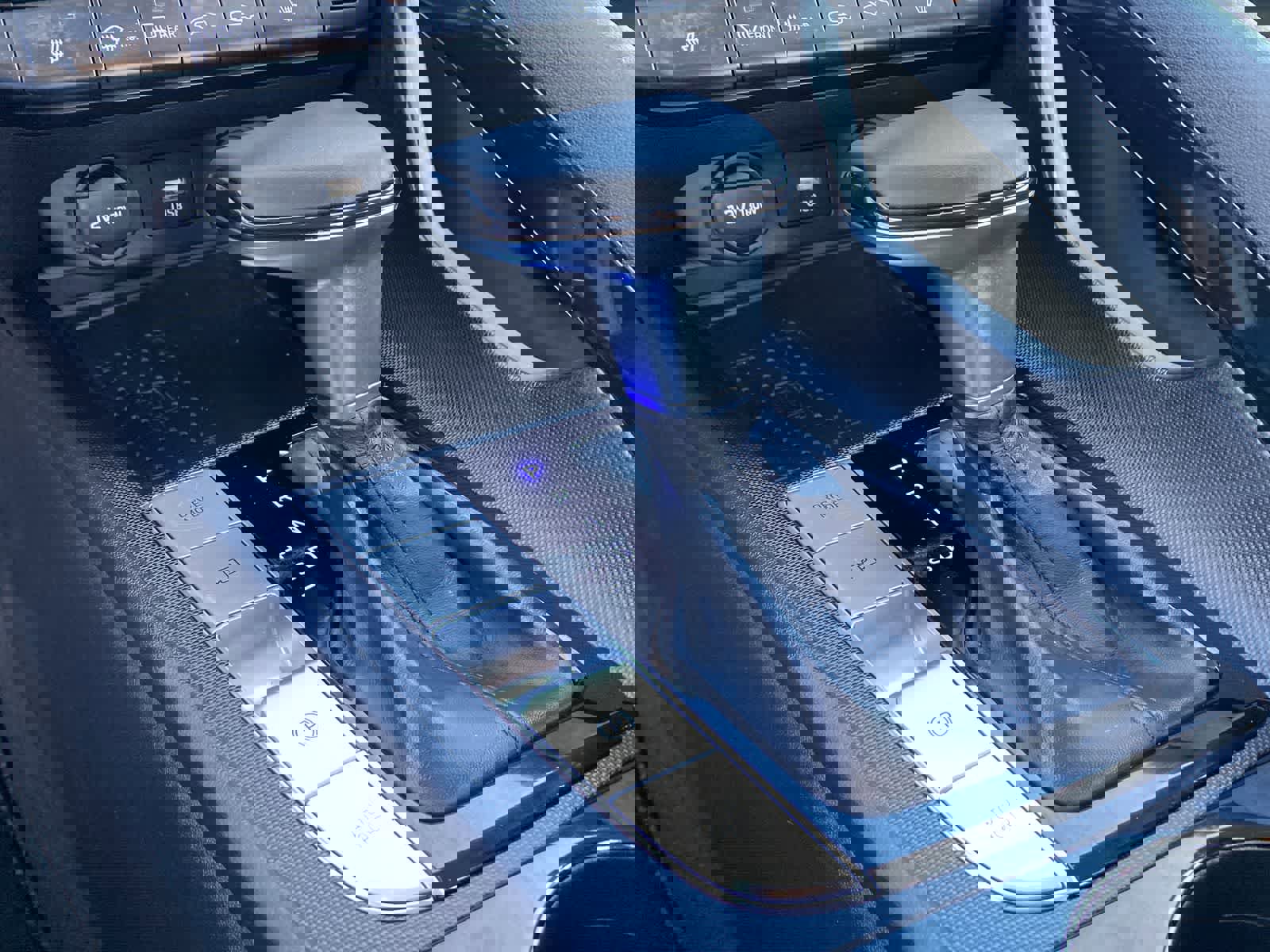 Used 2021 Hyundai Elantra Limited image 33