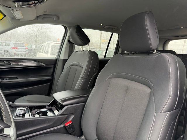 Used 2023 Jeep Grand Cherokee Laredo image 5