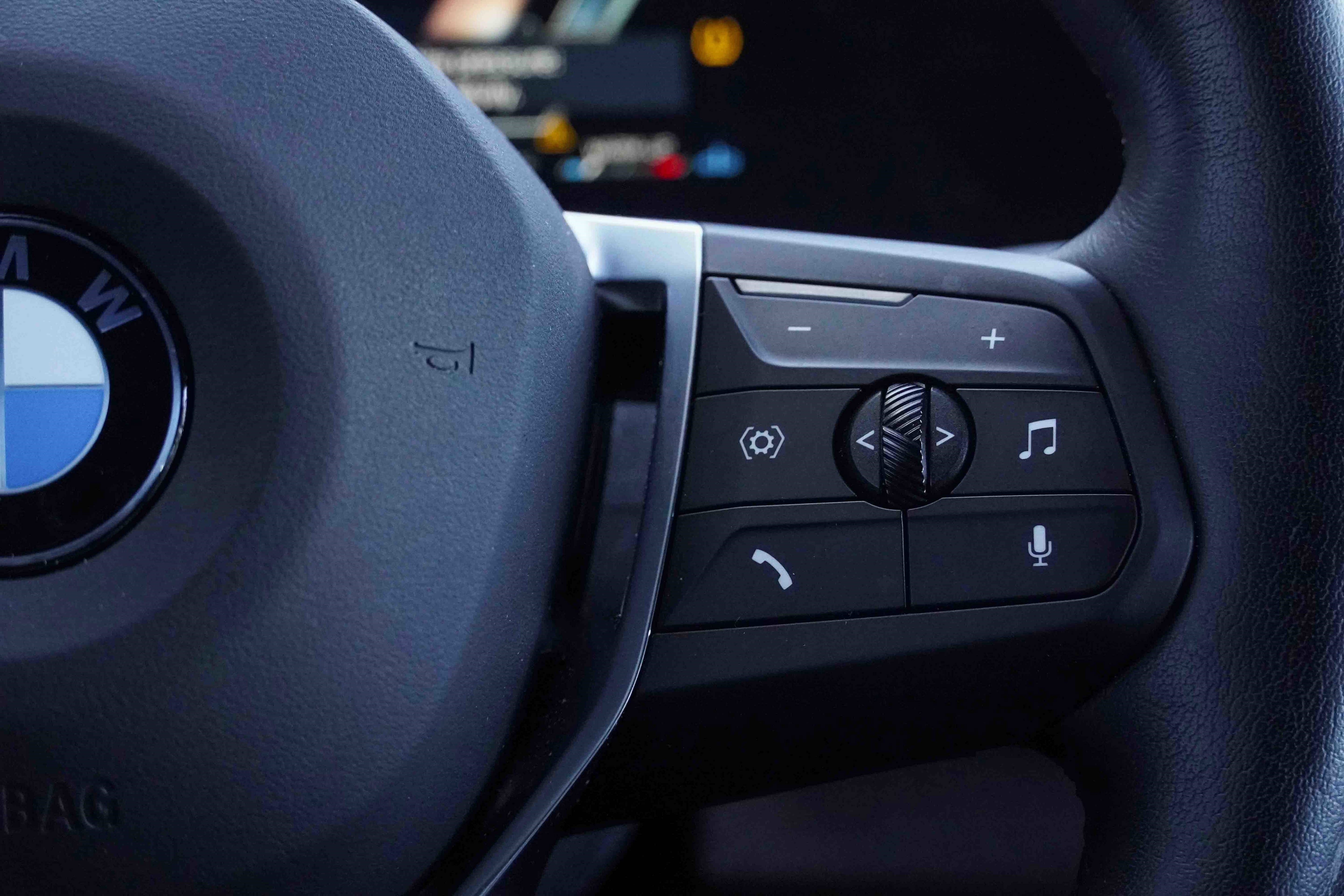 Certified 2025 BMW X2 xDrive28i image 22