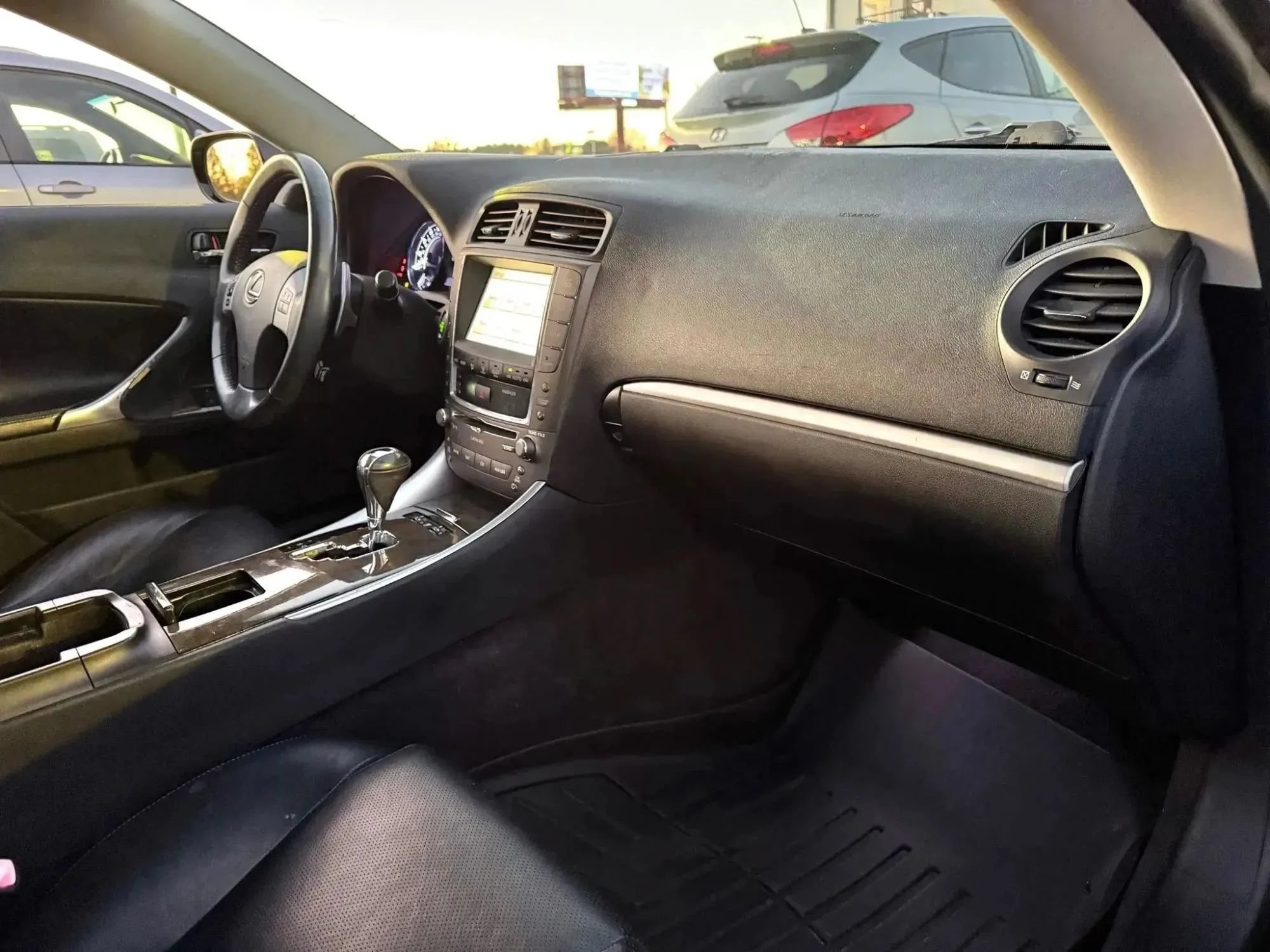 Used 2012 Lexus IS 350C w/ Luxury Pkg RWD image 19