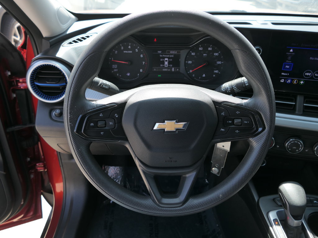 Used 2024 Chevrolet Trax LS w/ LS Convenience Package FWD image 14