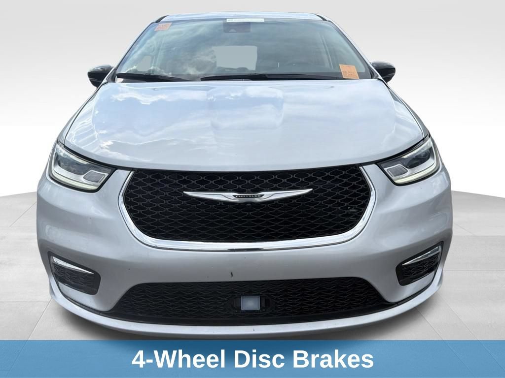 Used 2024 Chrysler Pacifica Touring-L FWD image 21