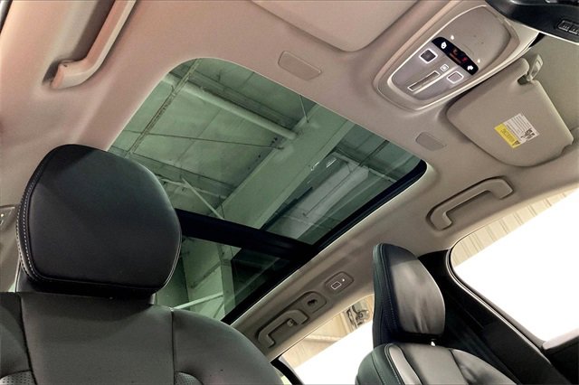 Certified 2024 Volvo V60 B5 Cross Country Ultimate w/ Protection Package Premier image 23