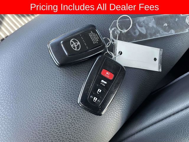 Used 2024 Toyota Camry SE w/ Convenience Package FWD image 32
