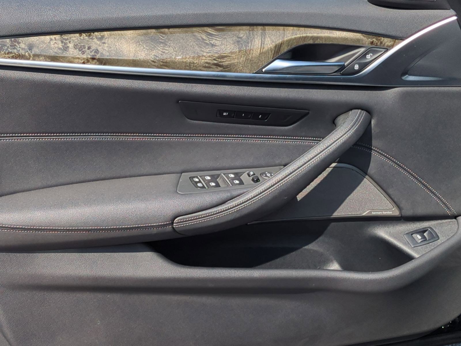 Used 2023 BMW 540i w/ Executive Package image 14