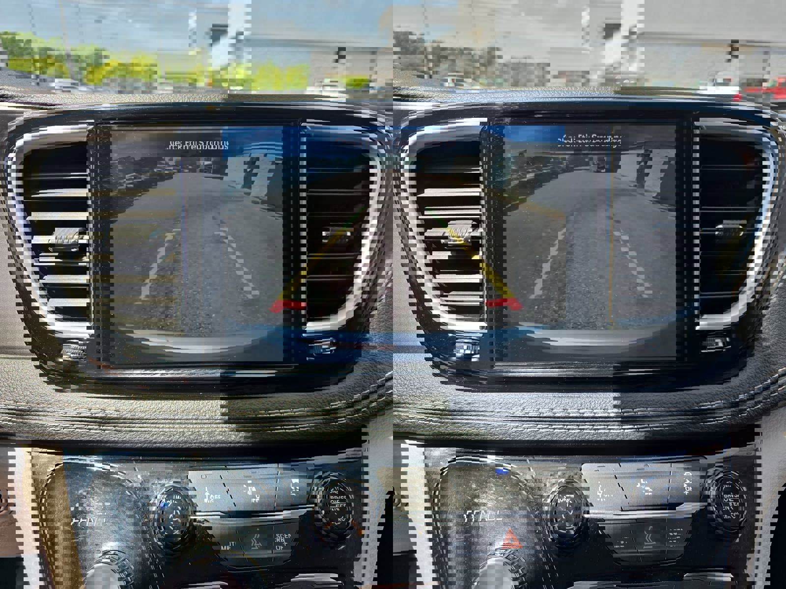 Used 2023 Chrysler Pacifica Touring-L FWD image 26