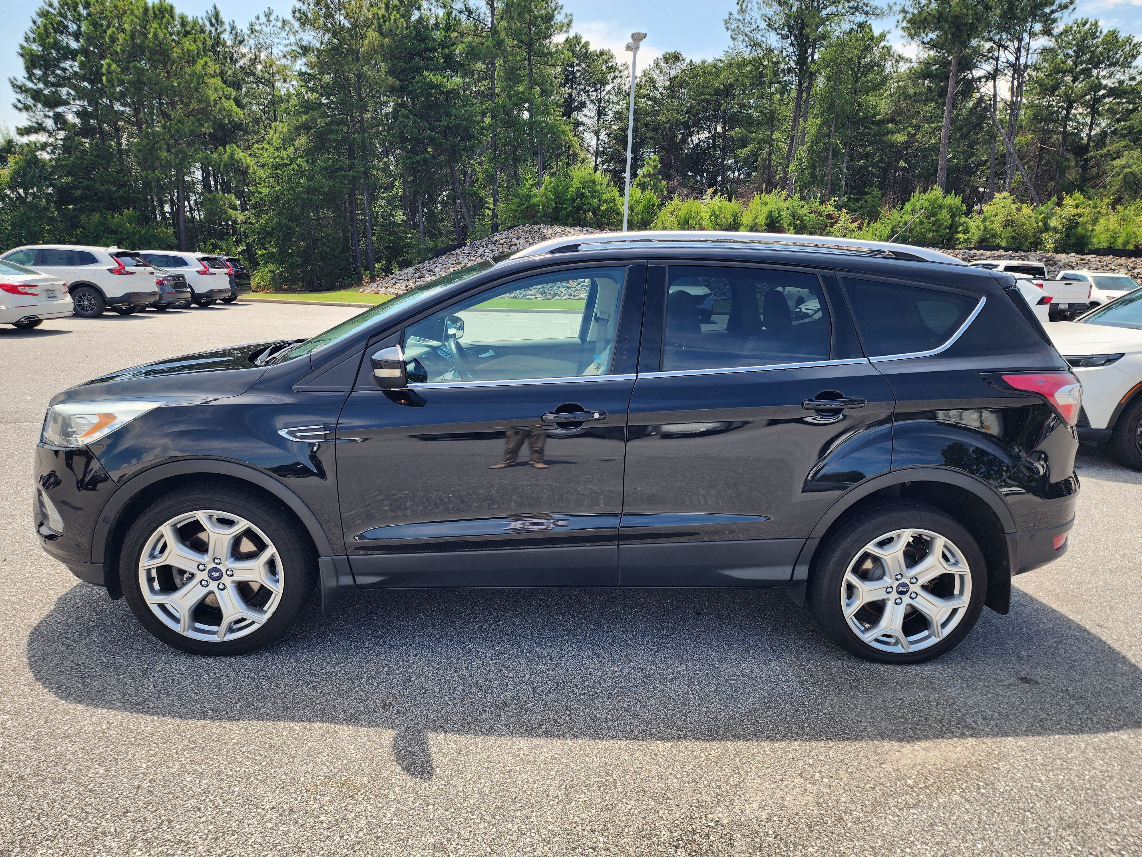 Used 2017 Ford Escape Titanium w/ Equipment Group 301A AWD/4WD image 7